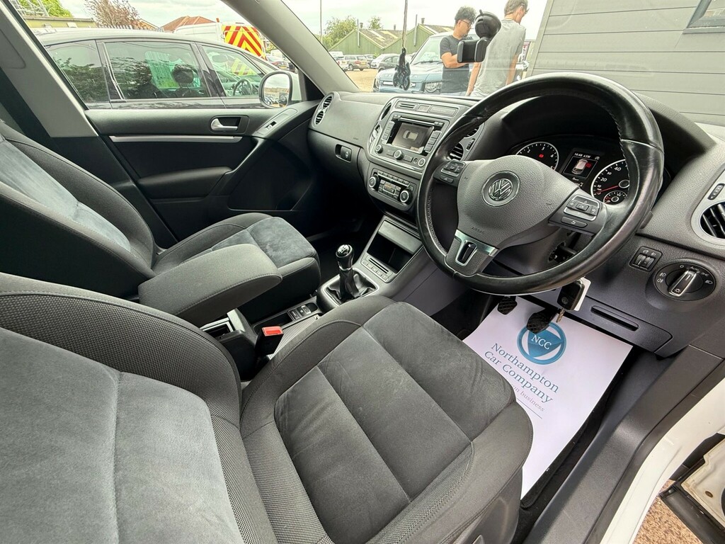 Volkswagen Tiguan 2.0 Match Tdi Bluemotion Technology 139 Bhp Grey #3