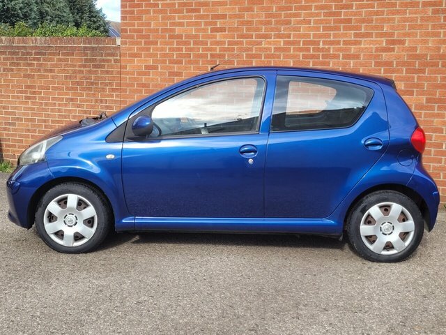 Toyota Aygo Vvt-i Blue Hatchback Blue #2