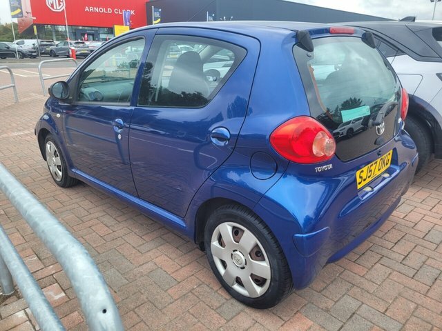Toyota Aygo Vvt-i Blue Hatchback Blue #2