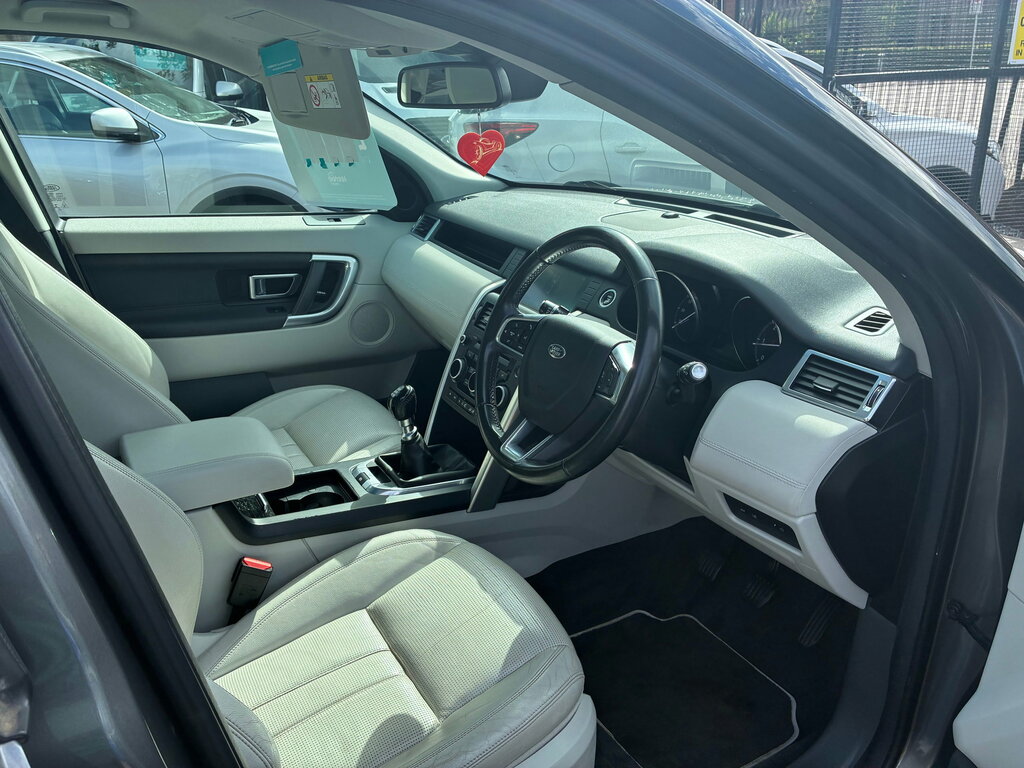 Land Rover Discovery Sport 2L Se Tech White #18