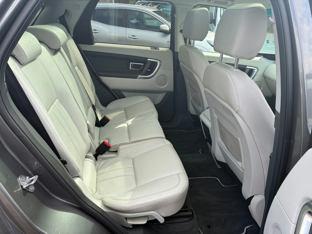 Land Rover Discovery Sport 2L Se Tech White #29