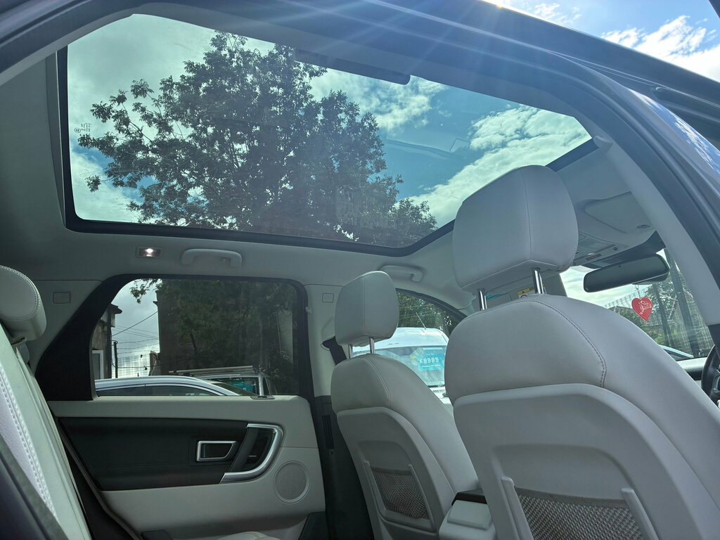 Land Rover Discovery Sport 2L Se Tech White #27