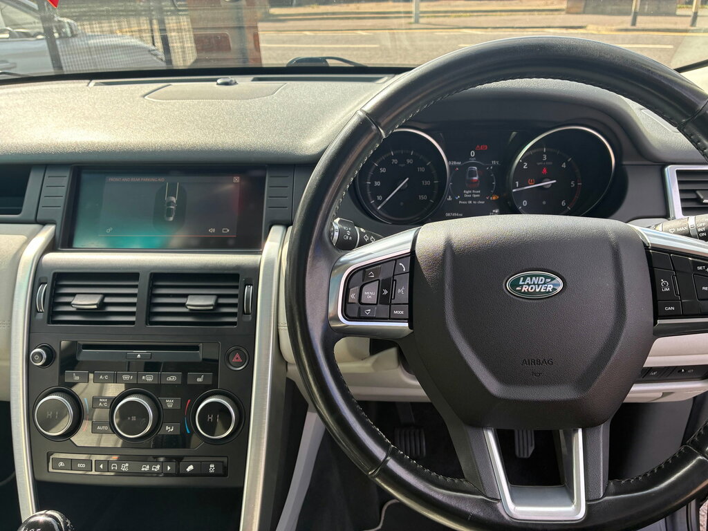 Land Rover Discovery Sport 2L Se Tech White #21