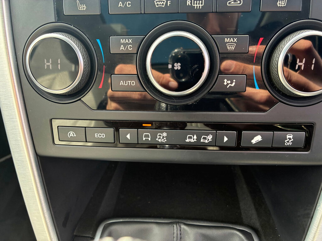 Land Rover Discovery Sport 2L Se Tech White #25