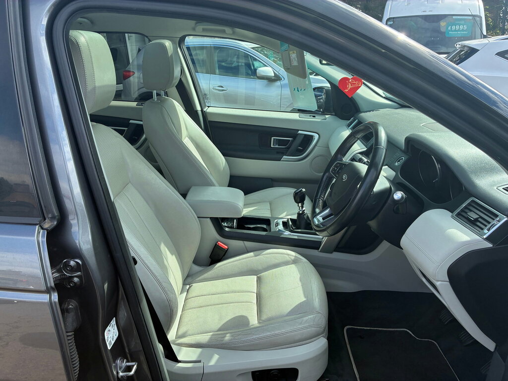 Land Rover Discovery Sport 2L Se Tech White #19