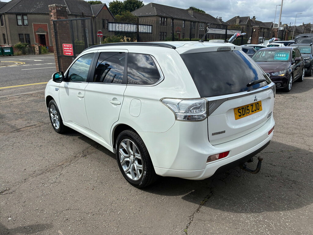 Mitsubishi Outlander 2.0H 12Kwh Gx4h Suv Plug-in Hybrid Cvt White #5