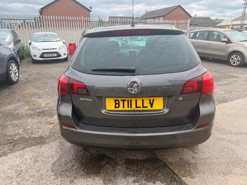 Vauxhall Astra 1.6 16V Se Sports Tourer Euro 5 White #5