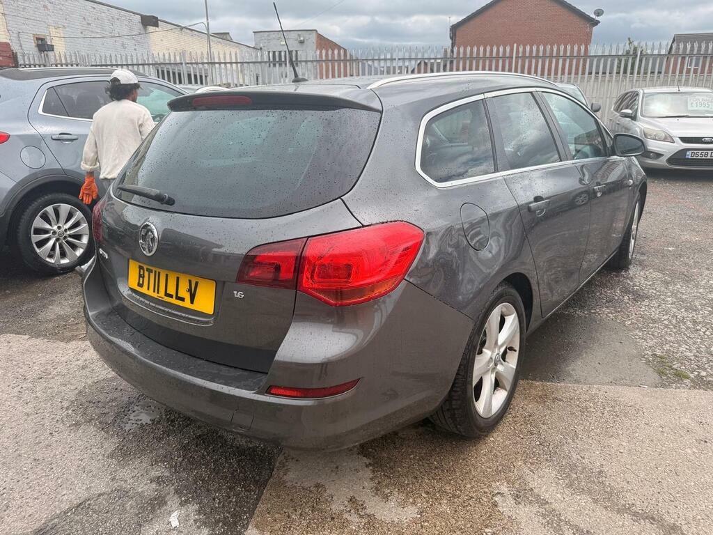 Vauxhall Astra 1.6 16V Se Sports Tourer Euro 5 White #4