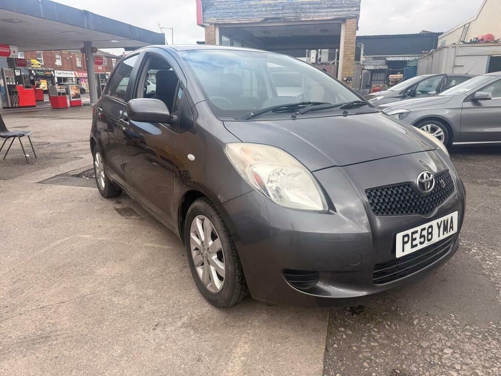 Toyota Yaris 1.3 Vvt-i Tr Silver #1
