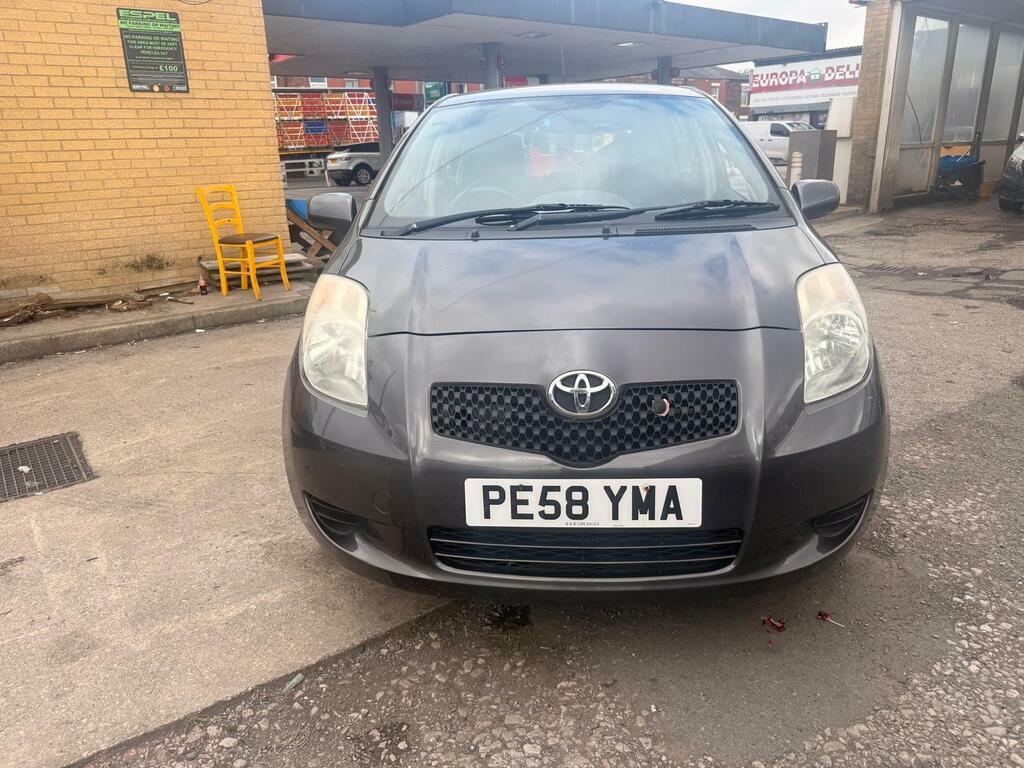 Toyota Yaris 1.3 Vvt-i Tr Silver #2
