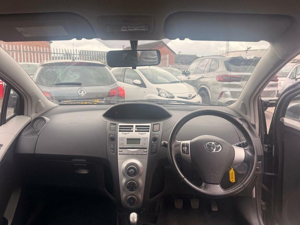 Toyota Yaris 1.3 Vvt-i Tr Silver #9
