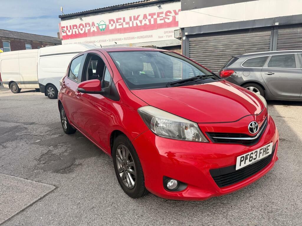 Toyota Yaris 1.33 Dual Vvt-i Icon Plus Euro 5 Red