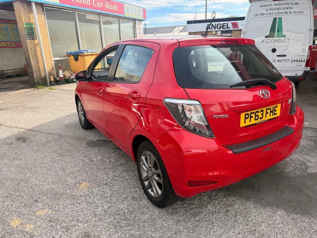 Toyota Yaris 1.33 Dual Vvt-i Icon Plus Euro 5 Red #3