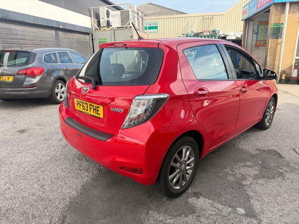 Toyota Yaris 1.33 Dual Vvt-i Icon Plus Euro 5 Red #4