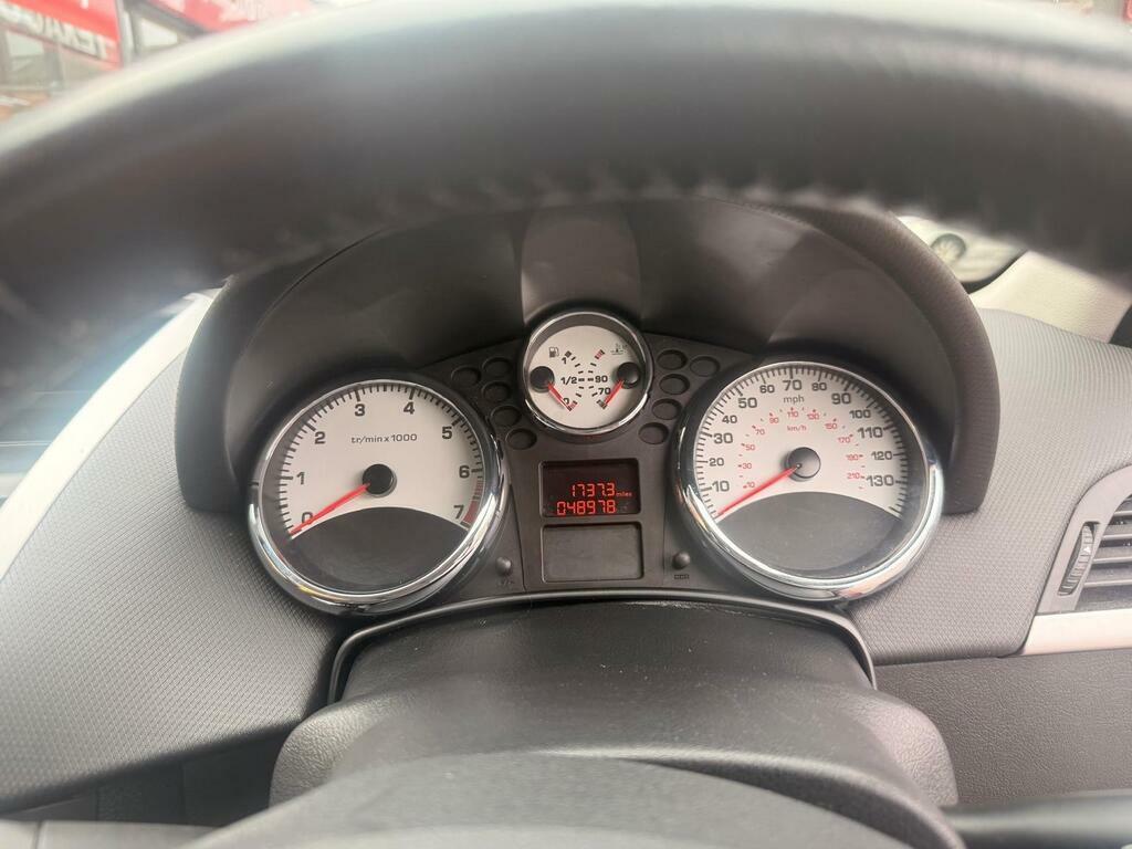Peugeot 207 1.4L Sportium Hatchback Euro 5 White #10