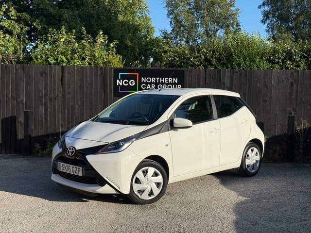 Toyota Aygo 2016 1.0 Vvt-i X-play Hatchback White #2