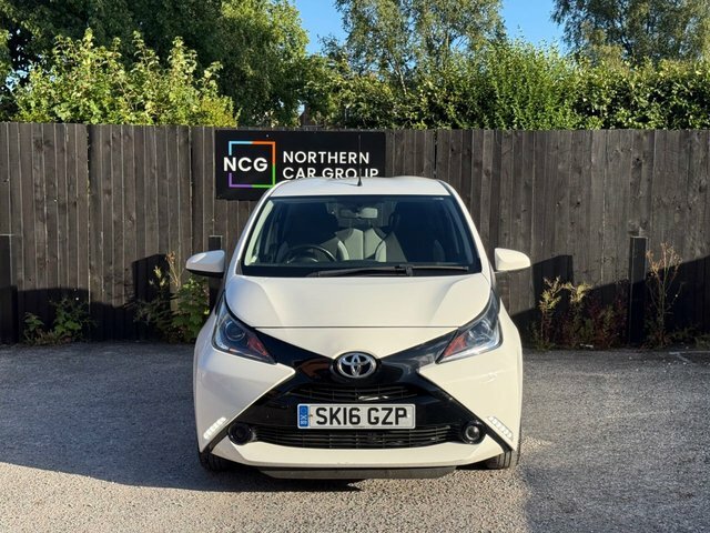 Toyota Aygo 2016 1.0 Vvt-i X-play Hatchback White