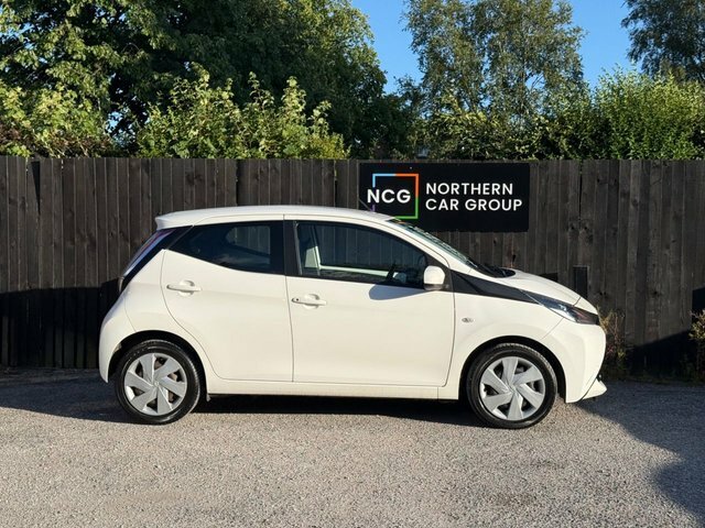 Toyota Aygo 2016 1.0 Vvt-i X-play Hatchback White #6