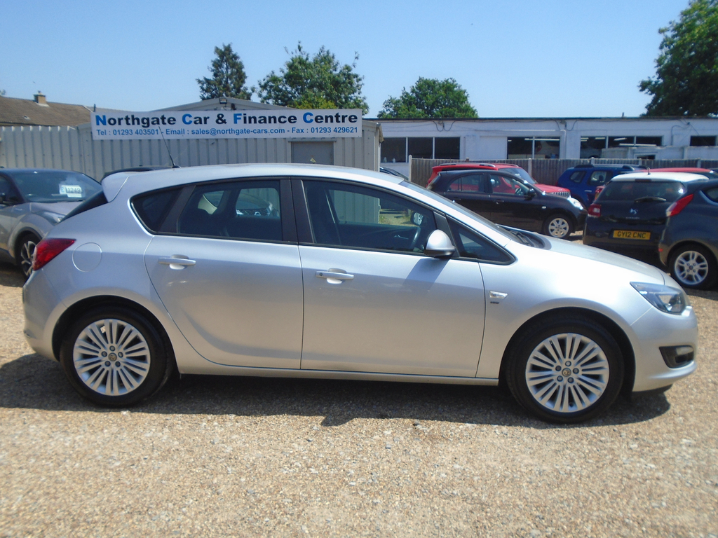 Vauxhall Astra 1.6 16V Energy Hatchback Euro 5 Silver #2
