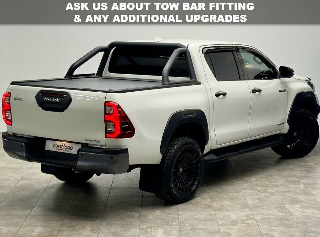 Toyota HILUX 2.8L Invincible X White #3