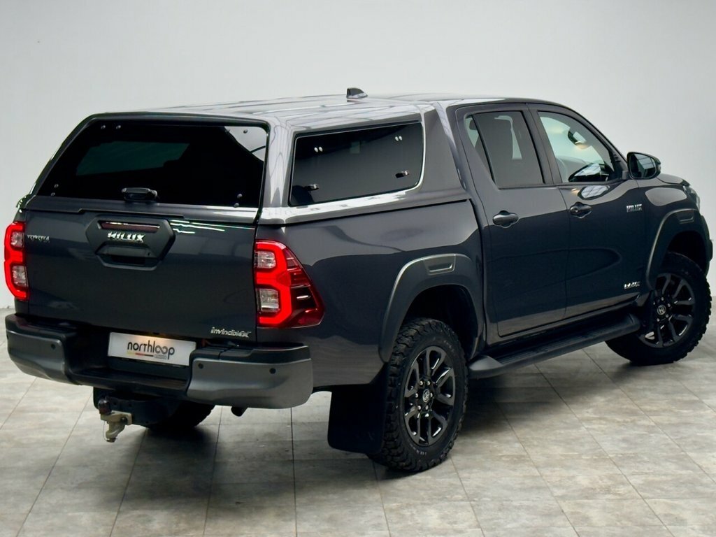 Toyota HILUX 2.8L Invincible X Grey #4
