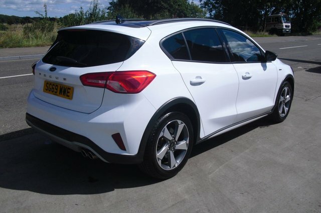 Ford Focus Focus Active White #6