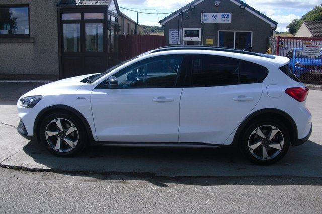 Ford Focus Focus Active White #4