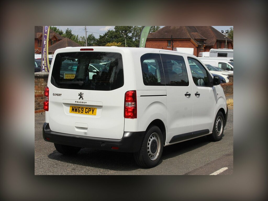 Peugeot Expert Combi 1.5 Bluehdi 120 Standard 6 Seater White #4