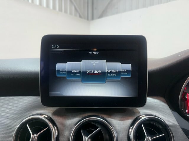 Mercedes-Benz GLA Class 2.1 Gla220d Amg Line Premium Plus 7G-dct 4Matic Grey #20
