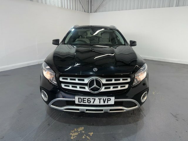 Mercedes-Benz GLA Class 1.6 Gla200 Sport Suv Euro 6 S S Black #2