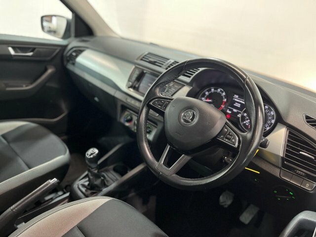 Skoda Fabia 1.0 Tsi Monte Carlo Black #16
