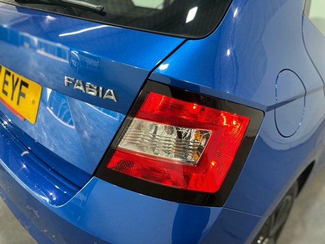 Skoda Fabia 1.0 Tsi Monte Carlo Black #9