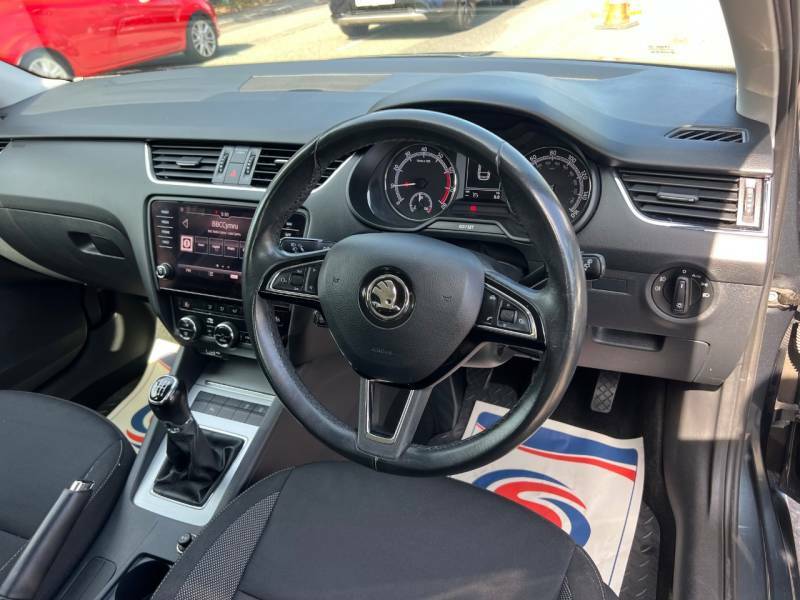 Skoda Octavia Estate 1.6 Tdi Se Technology Euro 6 Ss 201 White #9