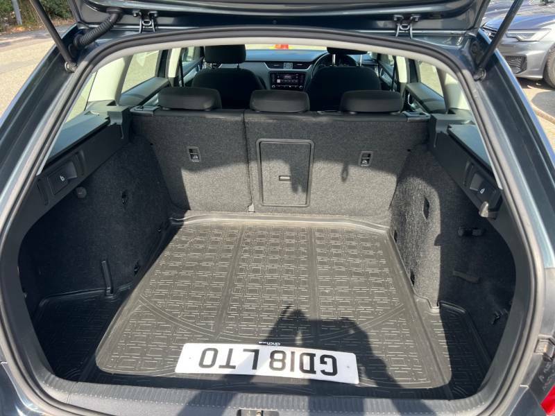 Skoda Octavia Estate 1.6 Tdi Se Technology Euro 6 Ss 201 White #14