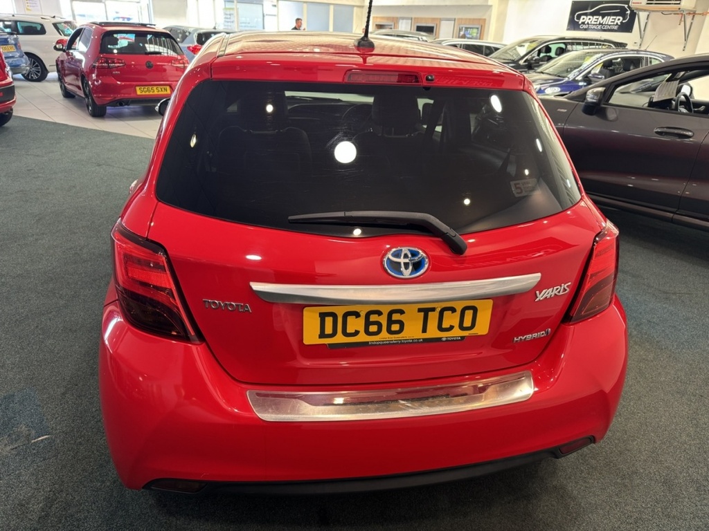 Toyota Yaris 1.5 Hybrid Excel Cvt DC66TCO Red #5