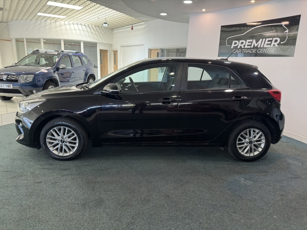 Kia RIO 1.0 T Gdi 2 Black #5