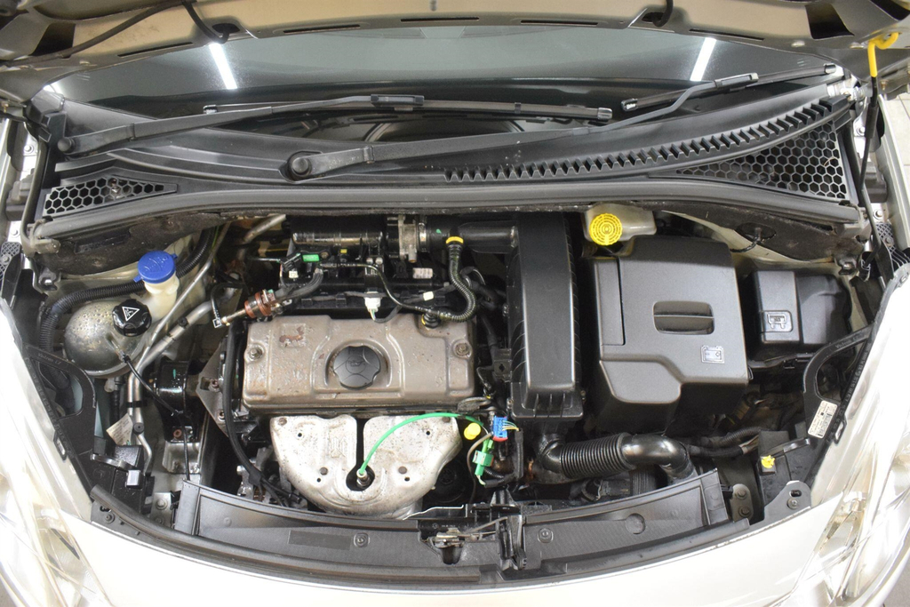 Citroen C3 1.4I Vtr Euro 5 Silver #4