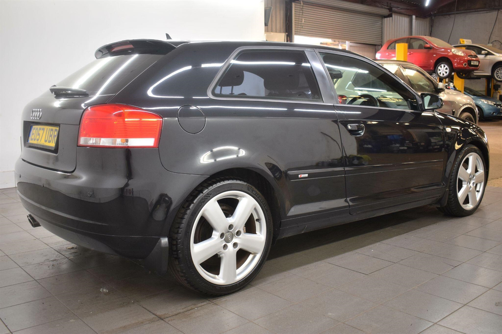 Audi A3 2.0 Tdi S Line S Tronic Black #2