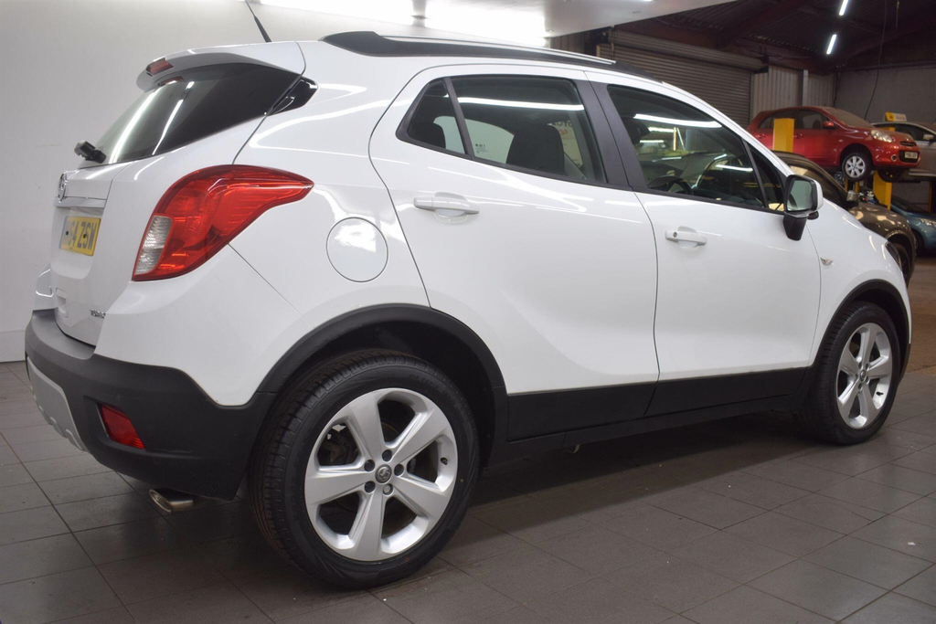 Vauxhall Mokka 1.4T Exclusiv 2Wd Euro 5 Ss MM64ZSW White #2