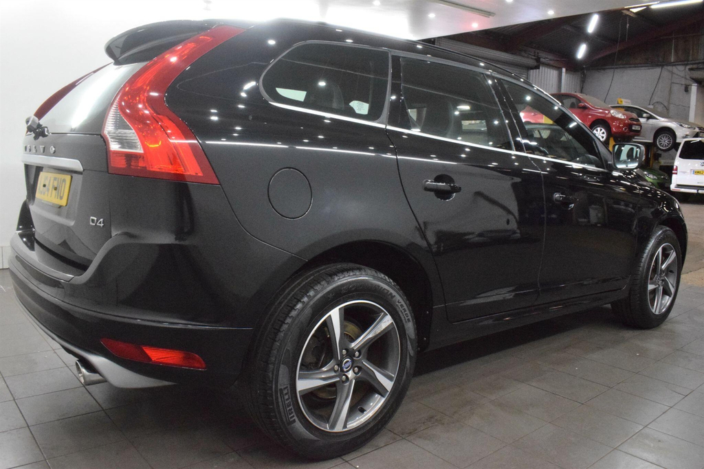 Volvo XC60 2.0 D4 R-design Euro 6 Ss AJ64FNO Black #2