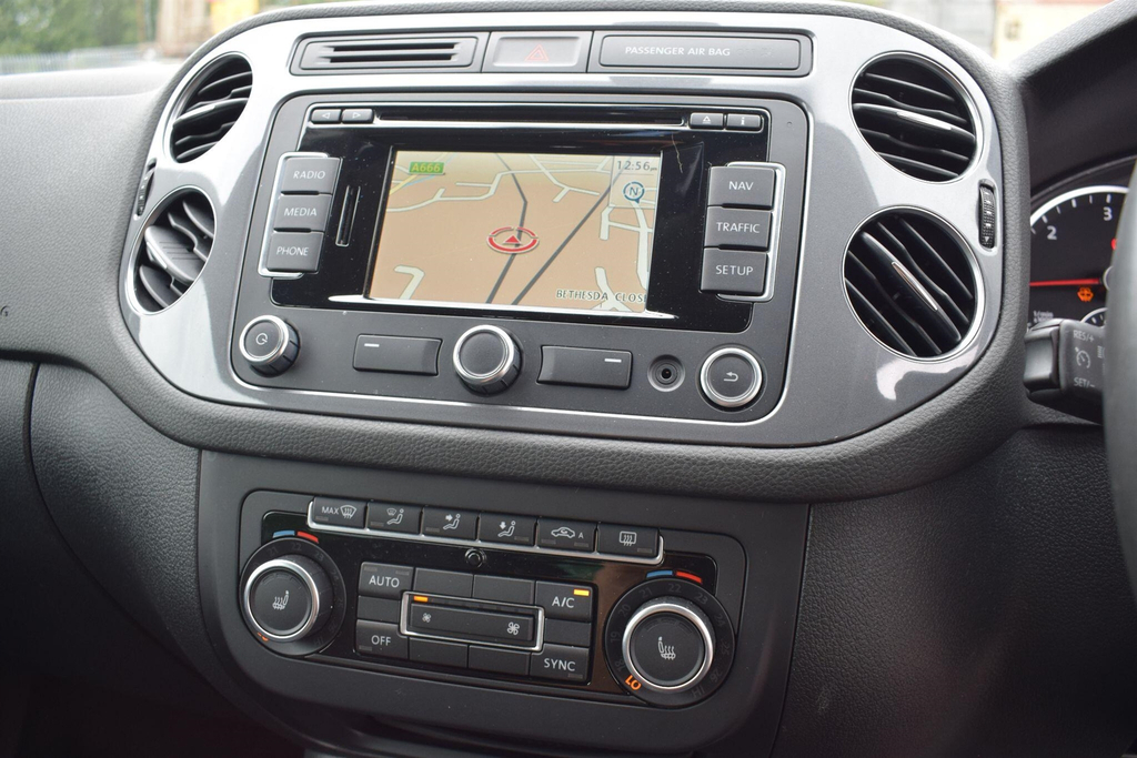 Volkswagen Tiguan 2.0 Tdi Bluemotion Tech Silver #22
