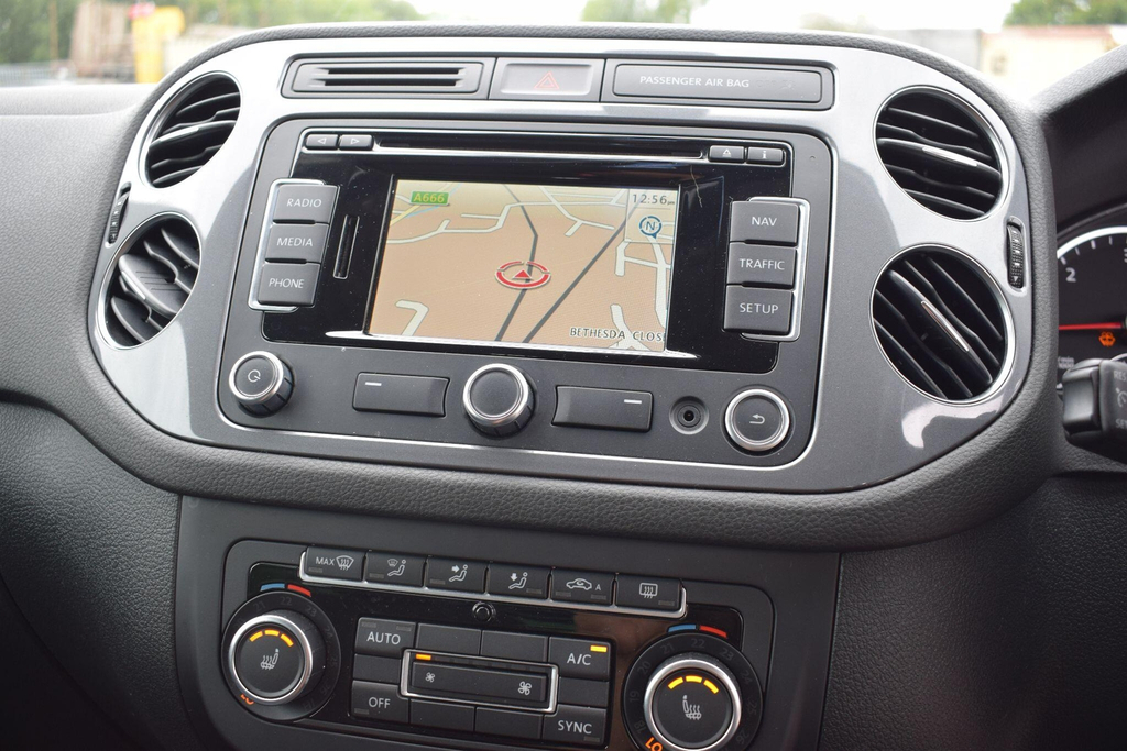 Volkswagen Tiguan 2.0 Tdi Bluemotion Tech Silver #4