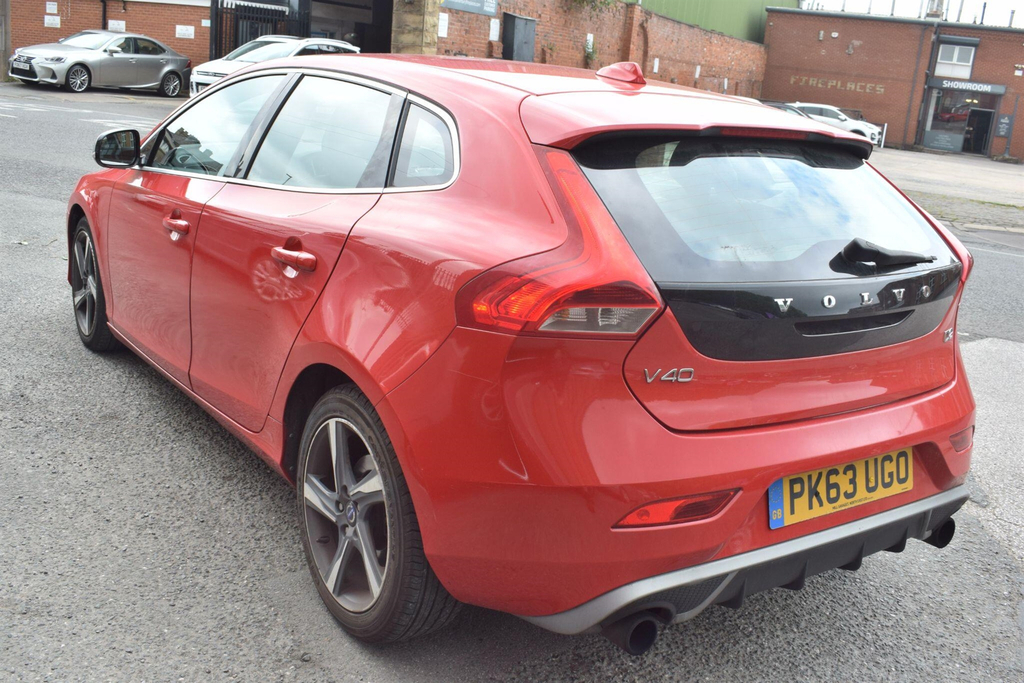 Volvo V40 1.6 D2 R-design Euro 5 Ss PK63UGO Red #3