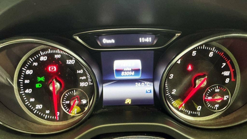 Mercedes-Benz GLA Class 2.1 Gla220d Sport Executive 7G-dct 4Matic Gold #9