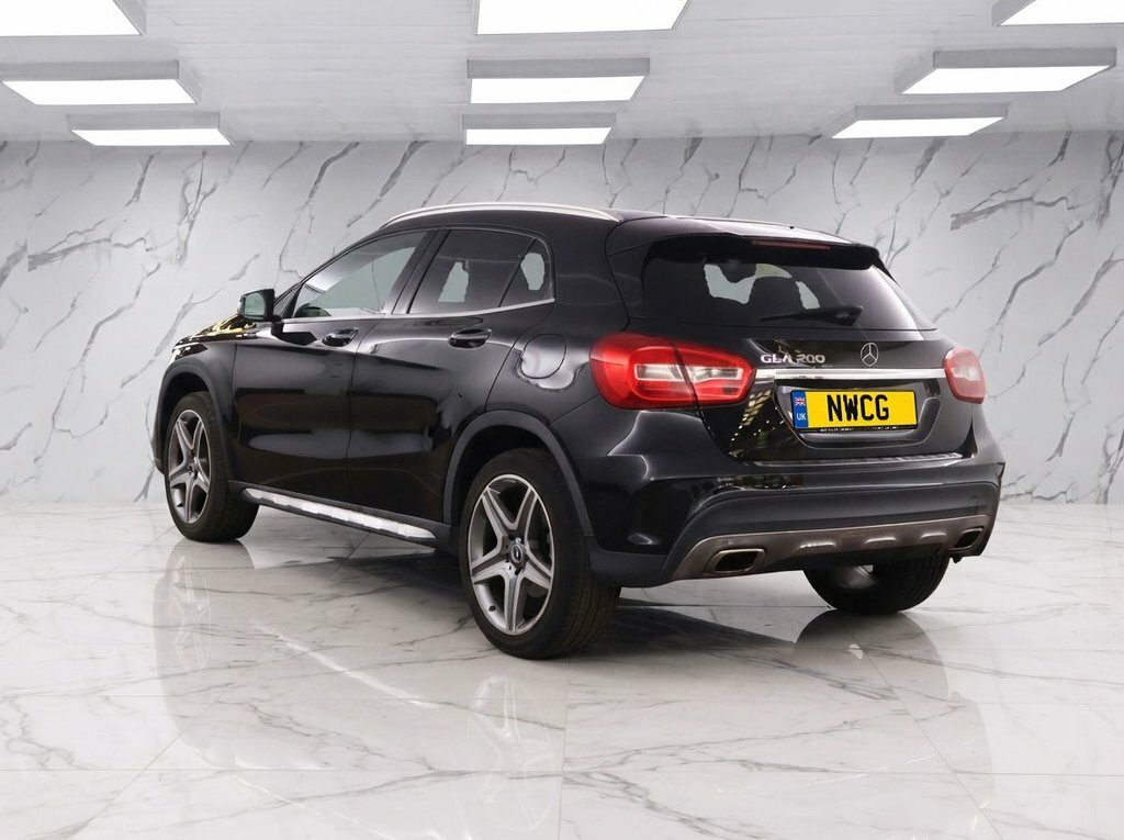 Mercedes-Benz GLA Class 1.6L Amg Line Black #2