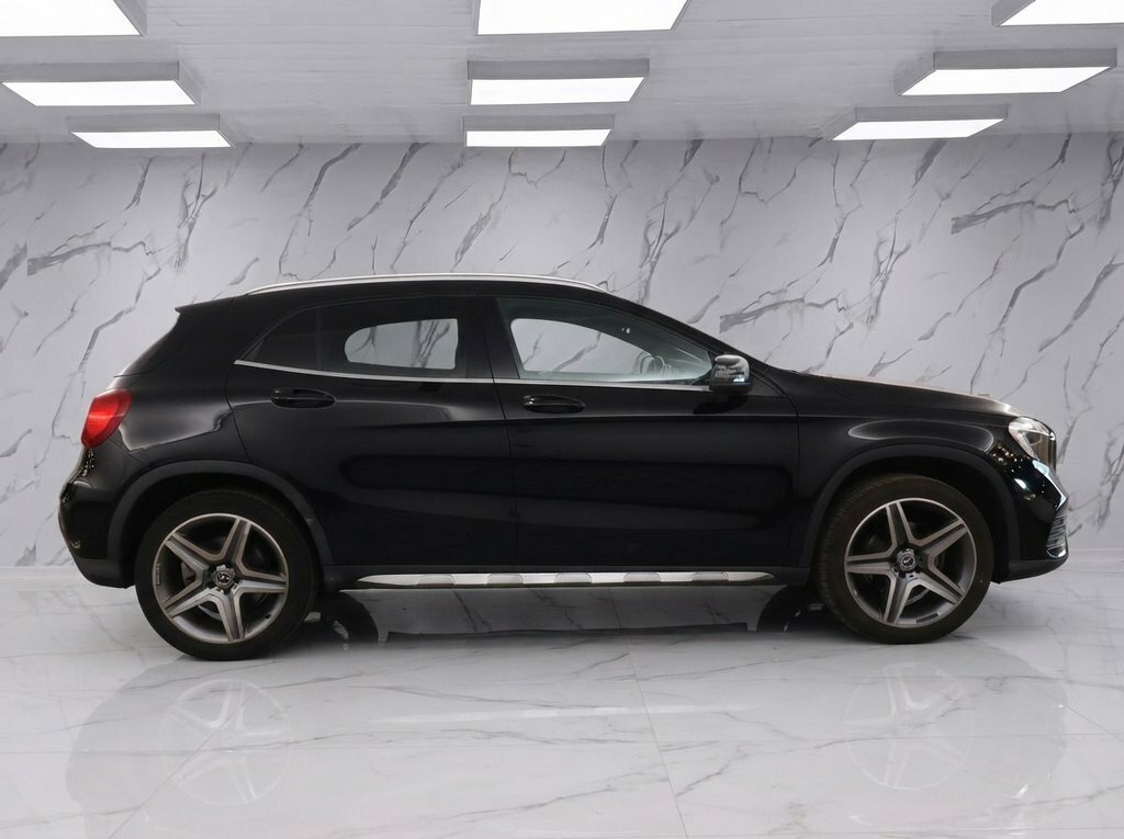 Mercedes-Benz GLA Class 1.6L Amg Line Black #4