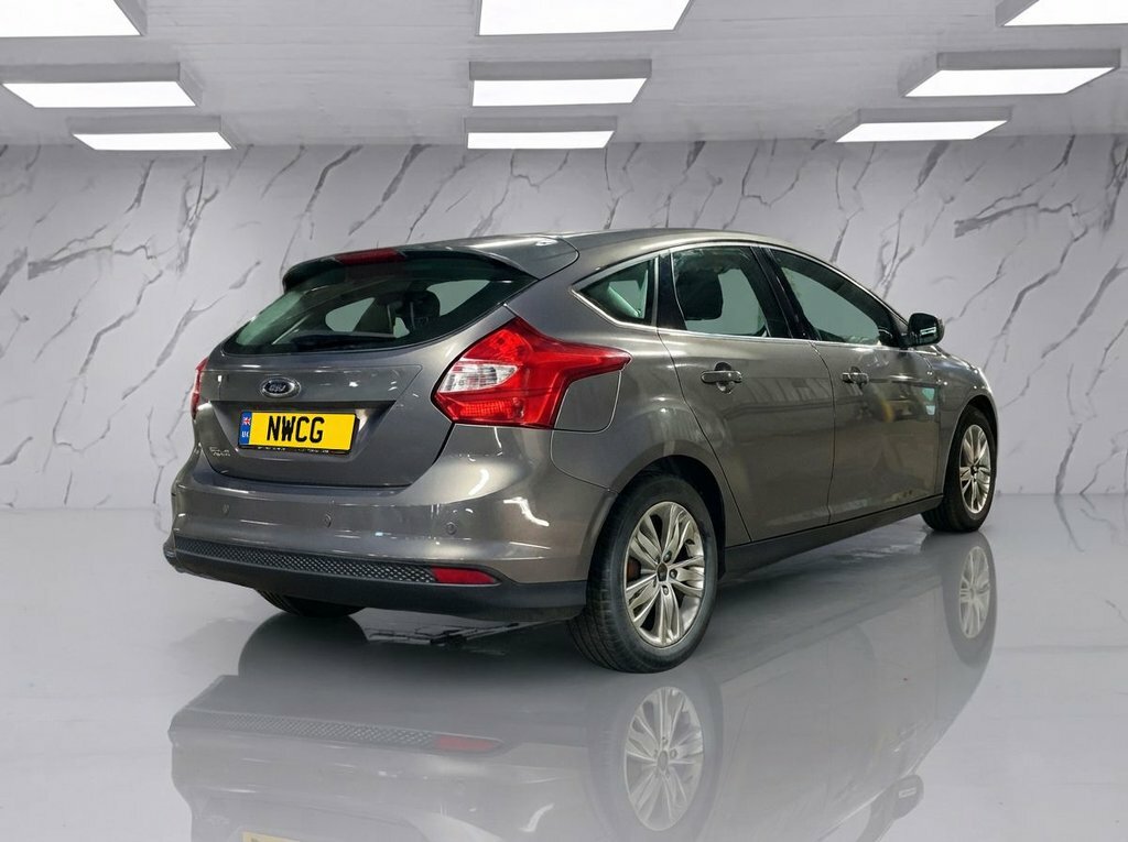Ford Focus 1.6L Titanium Navigator Brown #4