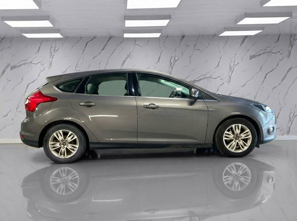 Ford Focus 1.6L Titanium Navigator Brown #5