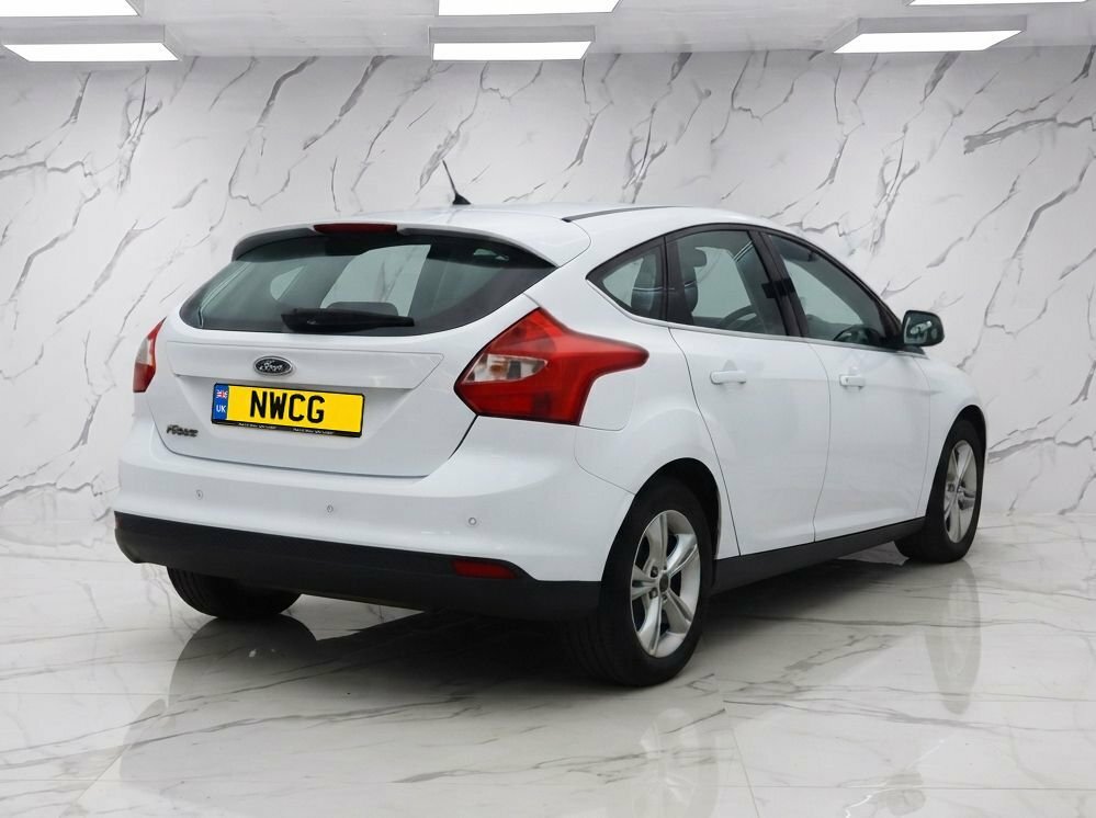 Ford Focus 1.6L Zetec White #4