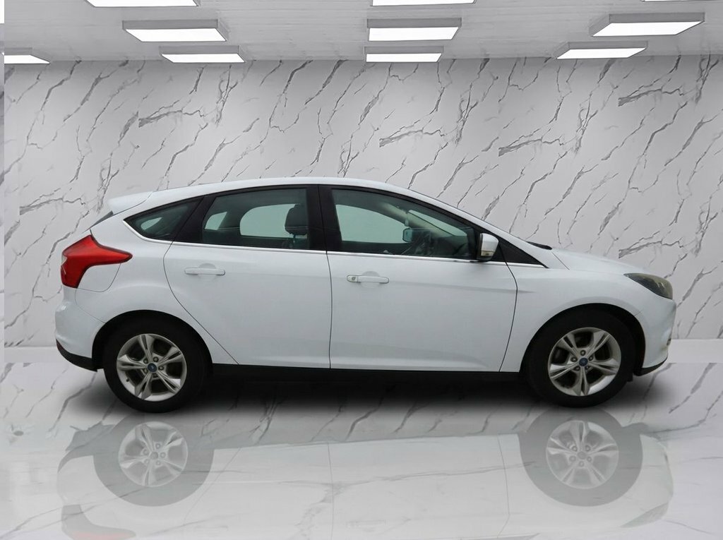 Ford Focus 1.6L Zetec White #5